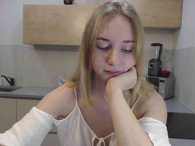 Maria09900 webcam