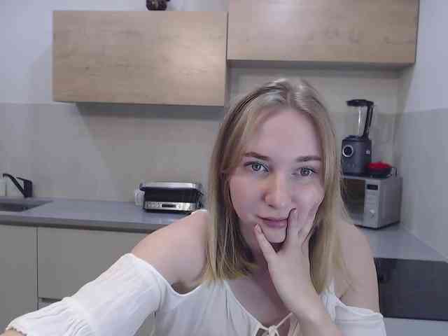 Maria09900 webcam