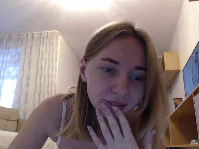 Maria09900 webcam
