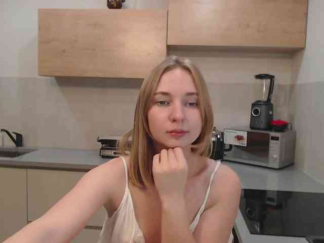 Maria09900 webcam