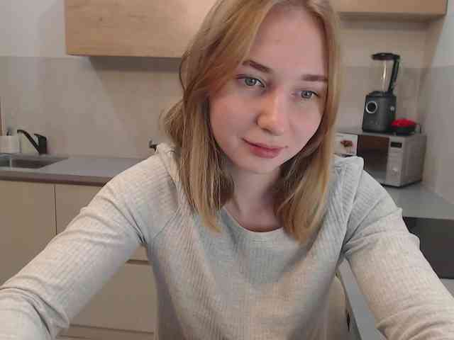 Maria09900 webcam