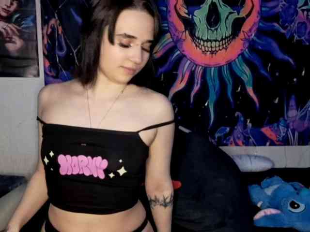 CatherynDowns Live Webcam on BongaCams