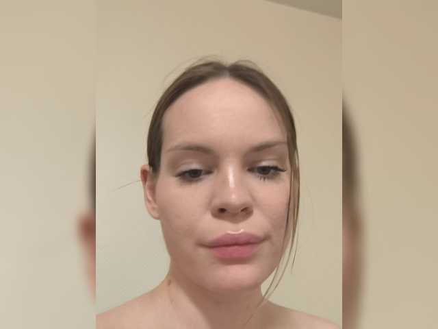 PregnantElf live room