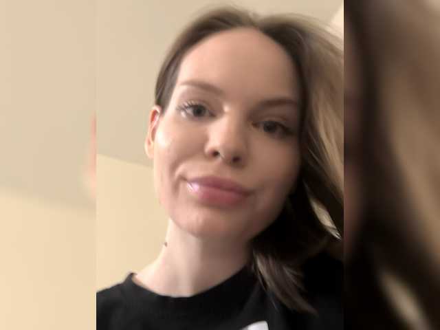 PregnantElf's BongaCams show and profile