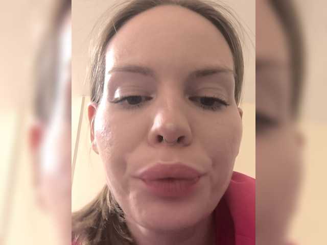 PregnantElf's BongaCams show and profile