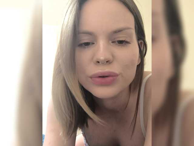 PregnantElf's BongaCams show and profile