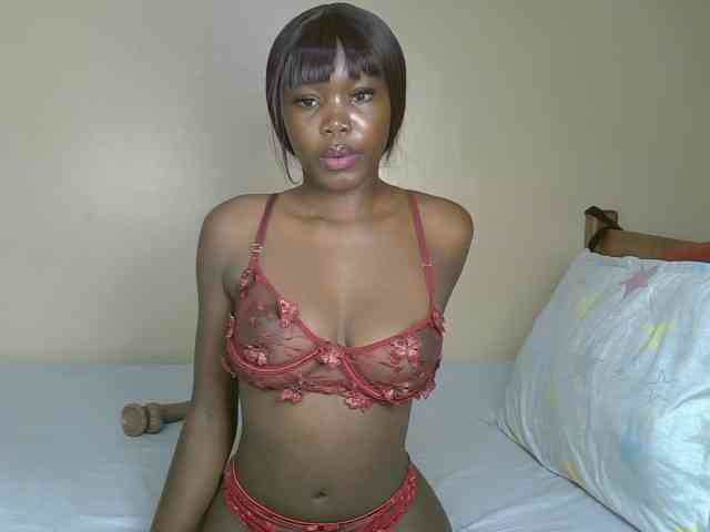 PetitteBunny Live Webcam on BongaCams