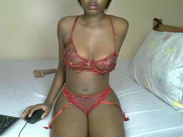 PetitteBunny Live Webcam on BongaCams