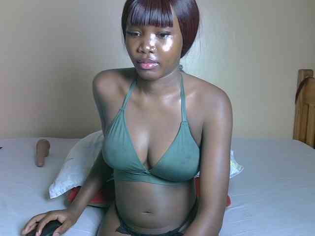 PetitteBunny Live Webcam on BongaCams