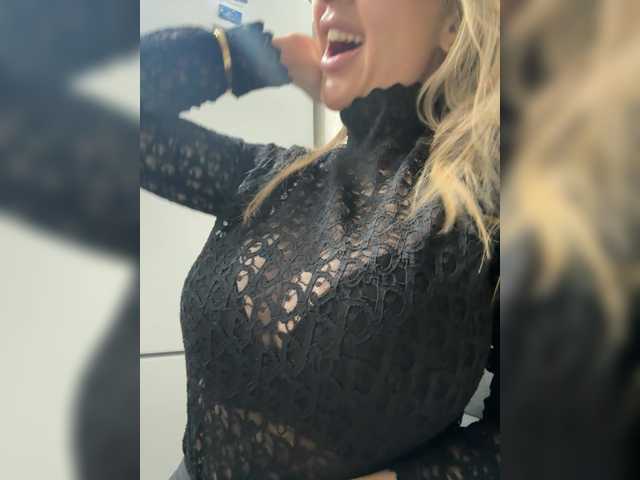 sweetmonaco's BongaCams show and profile