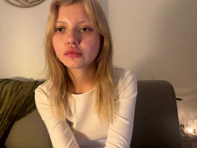 NaomiRosy's BongaCams show and profile