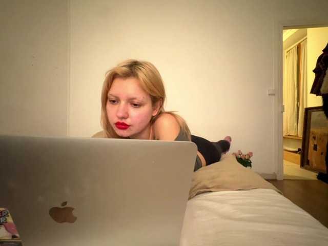 NaomiRosy's BongaCams show and profile