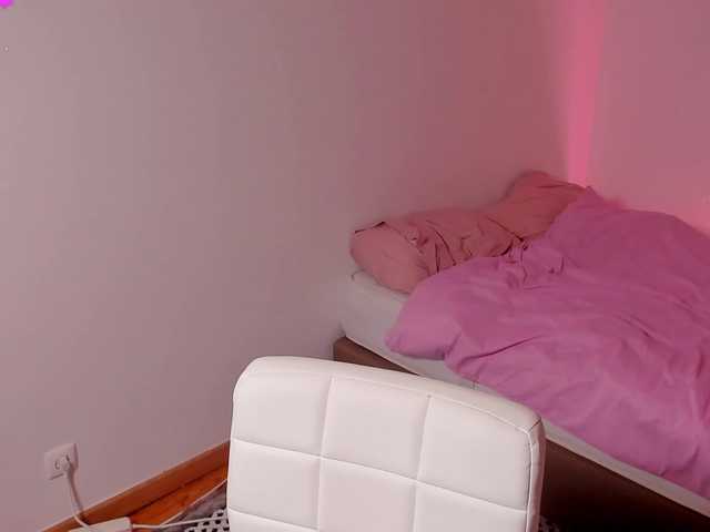 NaomiRosy's BongaCams show and profile