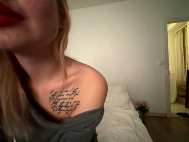 NaomiRosy's BongaCams show and profile