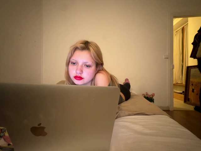 NaomiRosy's BongaCams show and profile