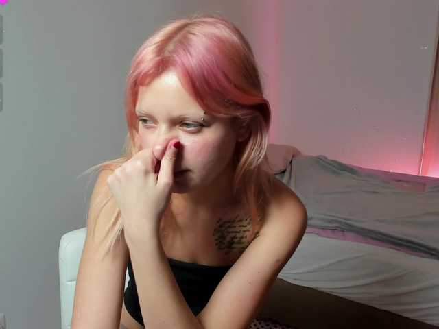 NaomiRosy's BongaCams show and profile