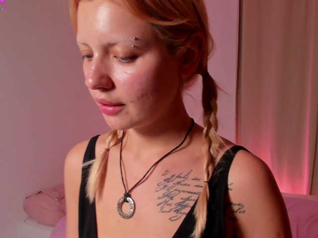 NaomiRosy's BongaCams show and profile