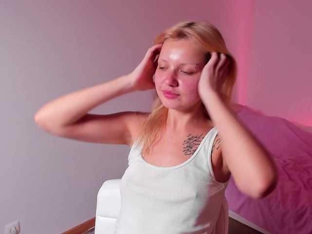 NaomiRosy's BongaCams show and profile