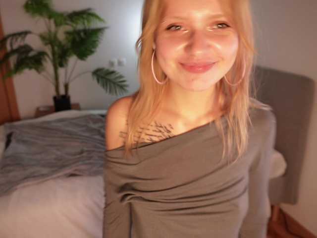 NaomiRosy's BongaCams show and profile