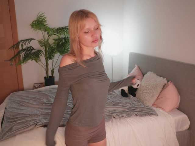 NaomiRosy's BongaCams show and profile