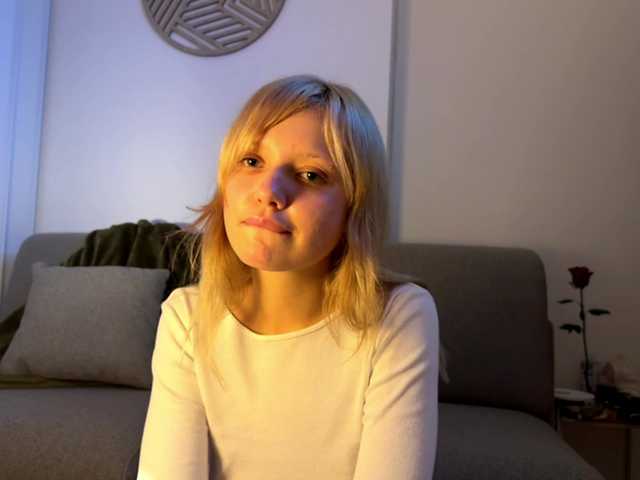 NaomiRosy's BongaCams show and profile