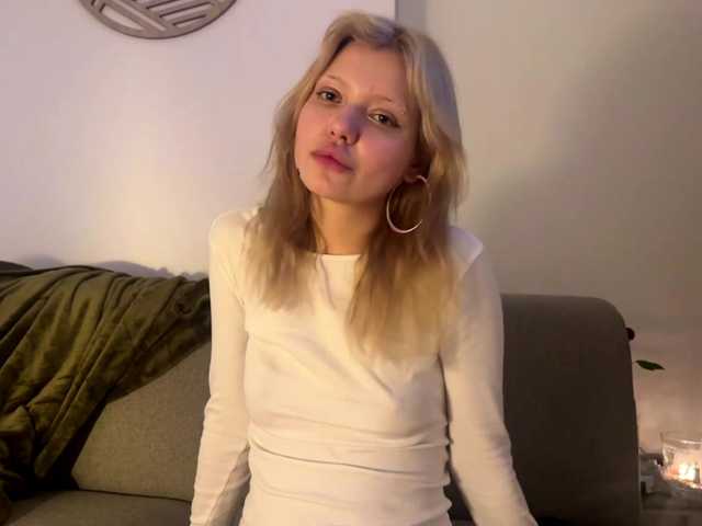 NaomiRosy's BongaCams show and profile