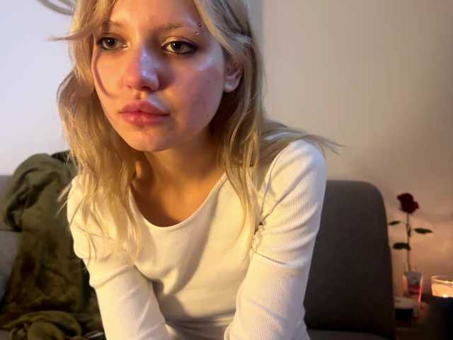 NaomiRosy's BongaCams show and profile