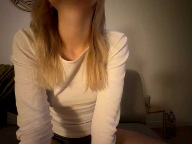 NaomiRosy's BongaCams show and profile