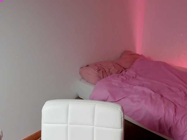 NaomiRosy's BongaCams show and profile