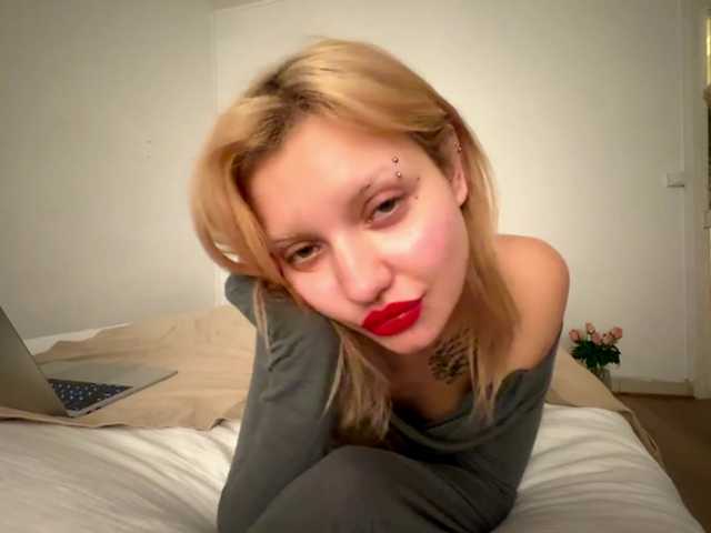 NaomiRosy's BongaCams show and profile