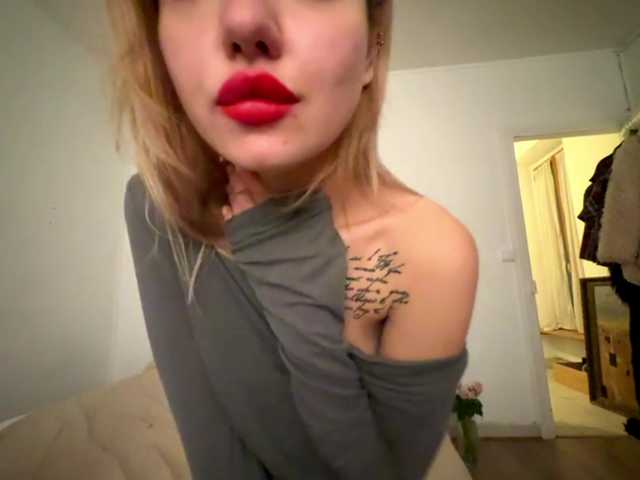 NaomiRosy's BongaCams show and profile