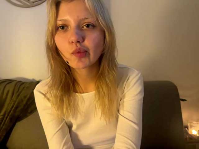 NaomiRosy's BongaCams show and profile