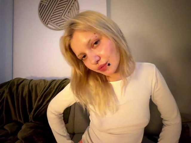 NaomiRosy's BongaCams show and profile