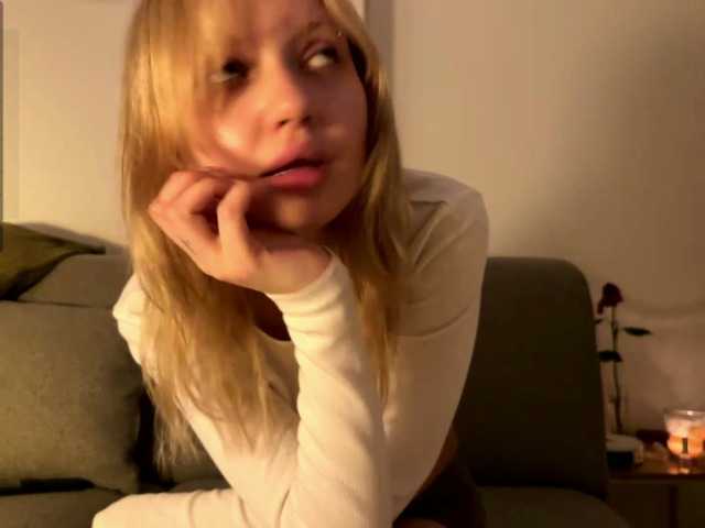 NaomiRosy's BongaCams show and profile