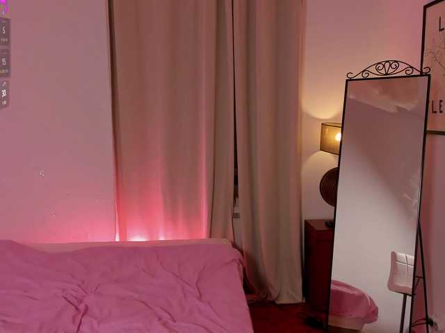 NaomiRosy's BongaCams show and profile