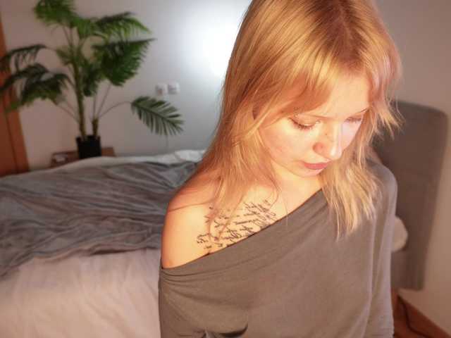 NaomiRosy — Camel toe @total  @remaining until the show starts!