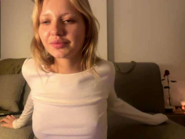 NaomiRosy's BongaCams show and profile