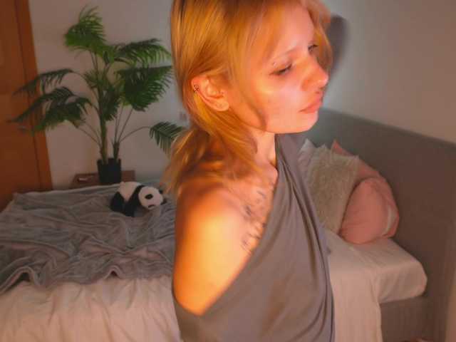 NaomiRosy's BongaCams show and profile