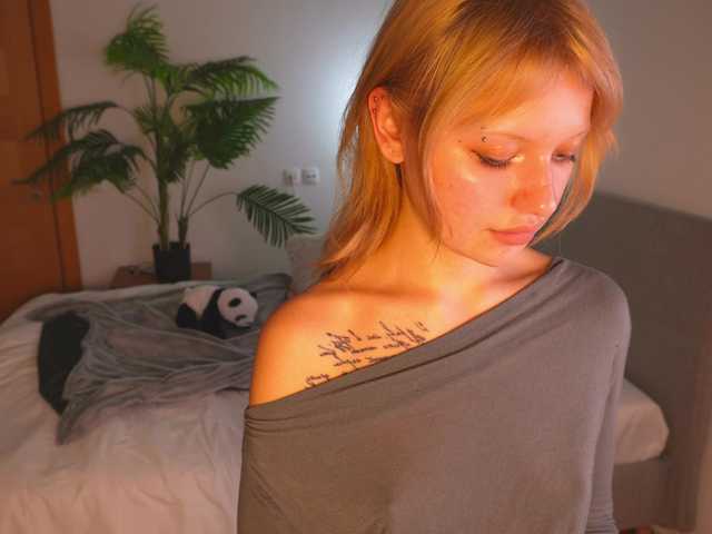 NaomiRosy's BongaCams show and profile