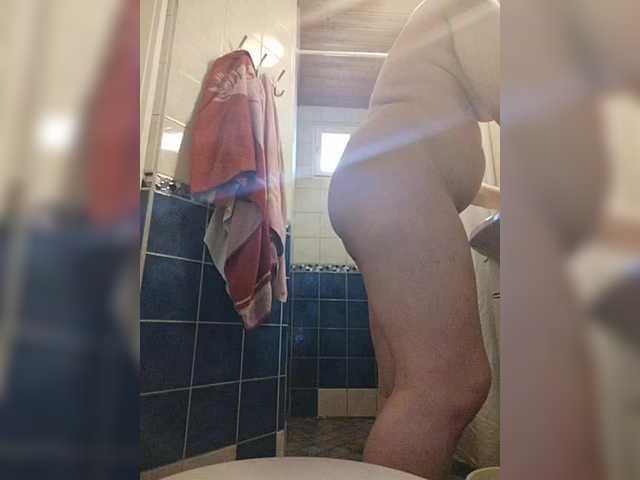 le modèle MySky23 est en webcam porno dans un show sur le site bongacams, il possède les tags suivants: White/Caucasian,Brunette,Hairy