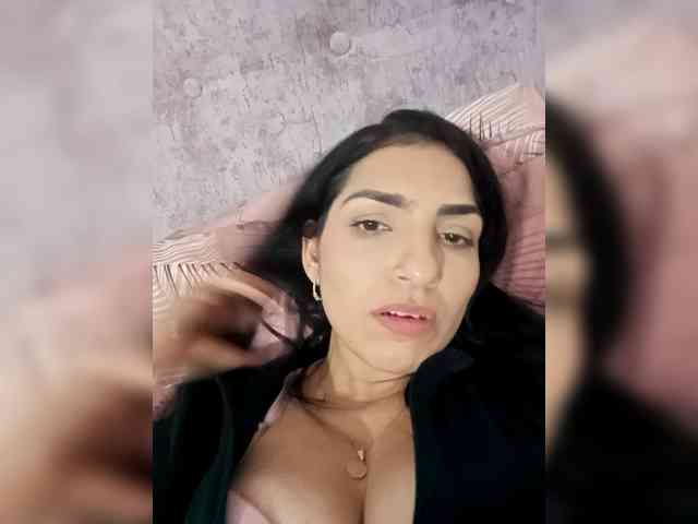 CaroLunahot webcam