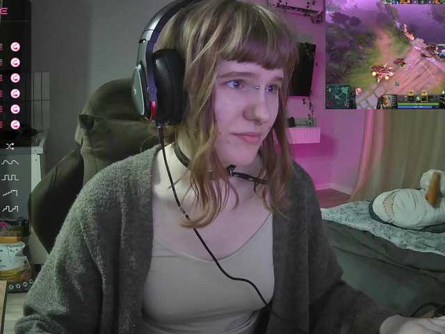 rinichkaa's BongaCams show and profile