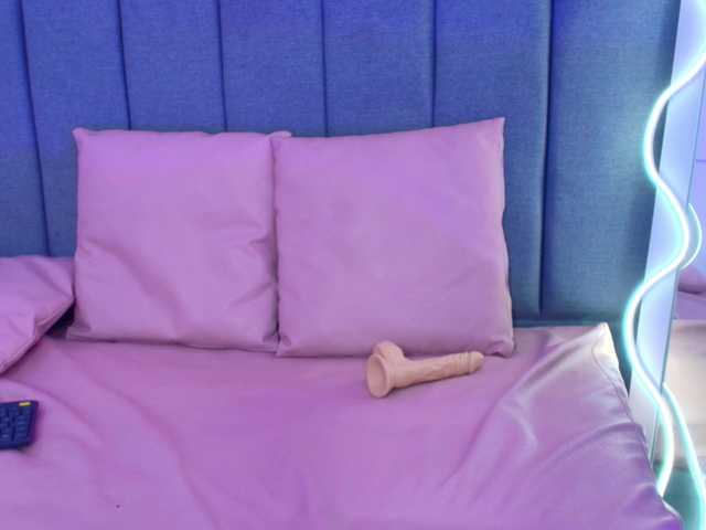 MILAH-TAY's BongaCams show and profile