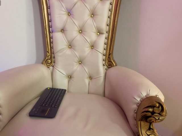 MILAH-TAY's BongaCams show and profile