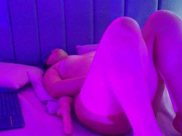 MILAH-TAY's BongaCams show and profile