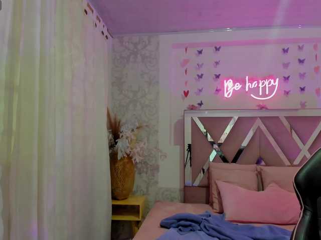 SABRINA-TAY's BongaCams show and profile