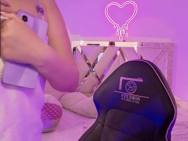 SABRINA-TAY's BongaCams show and profile