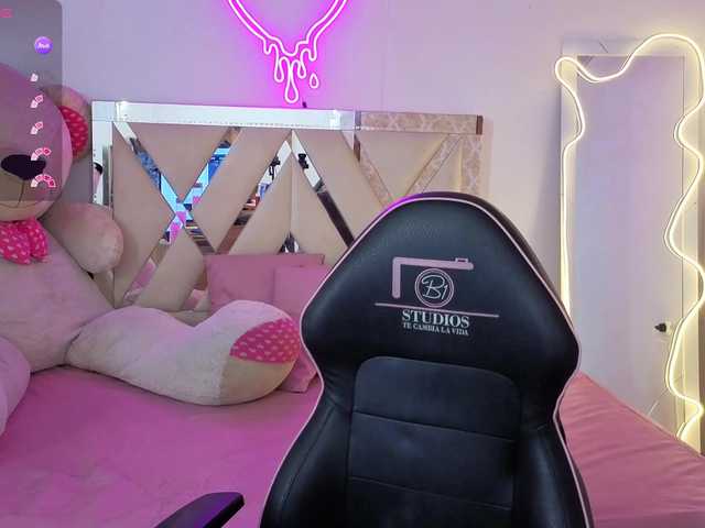 SABRINA-TAY's BongaCams show and profile