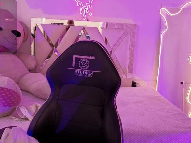 SABRINA-TAY's BongaCams show and profile