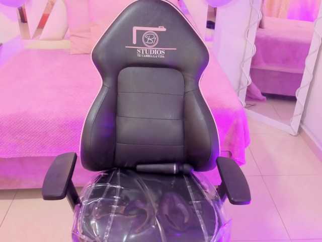 NEFTIS-TAY's BongaCams show and profile